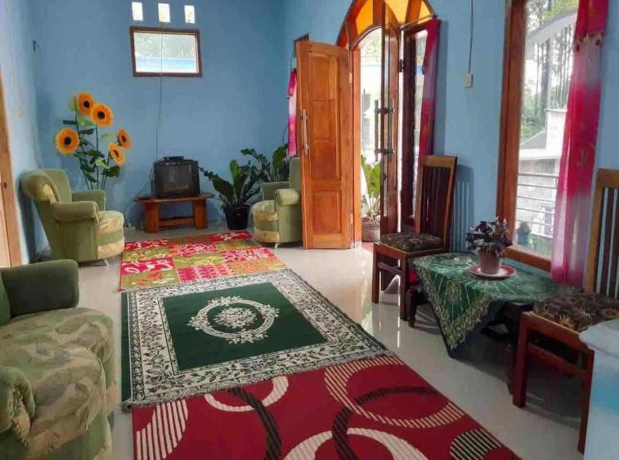 Express O 91370 Rumah Pemandangan Semeru Asli Lumajang Kültér fotó